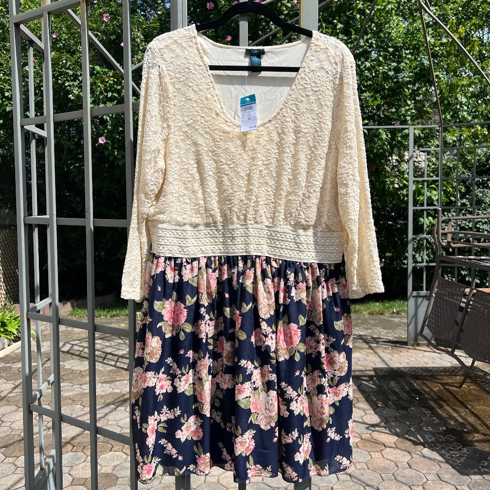 NWT Rue21 Lace & Floral Dress - Size 2X